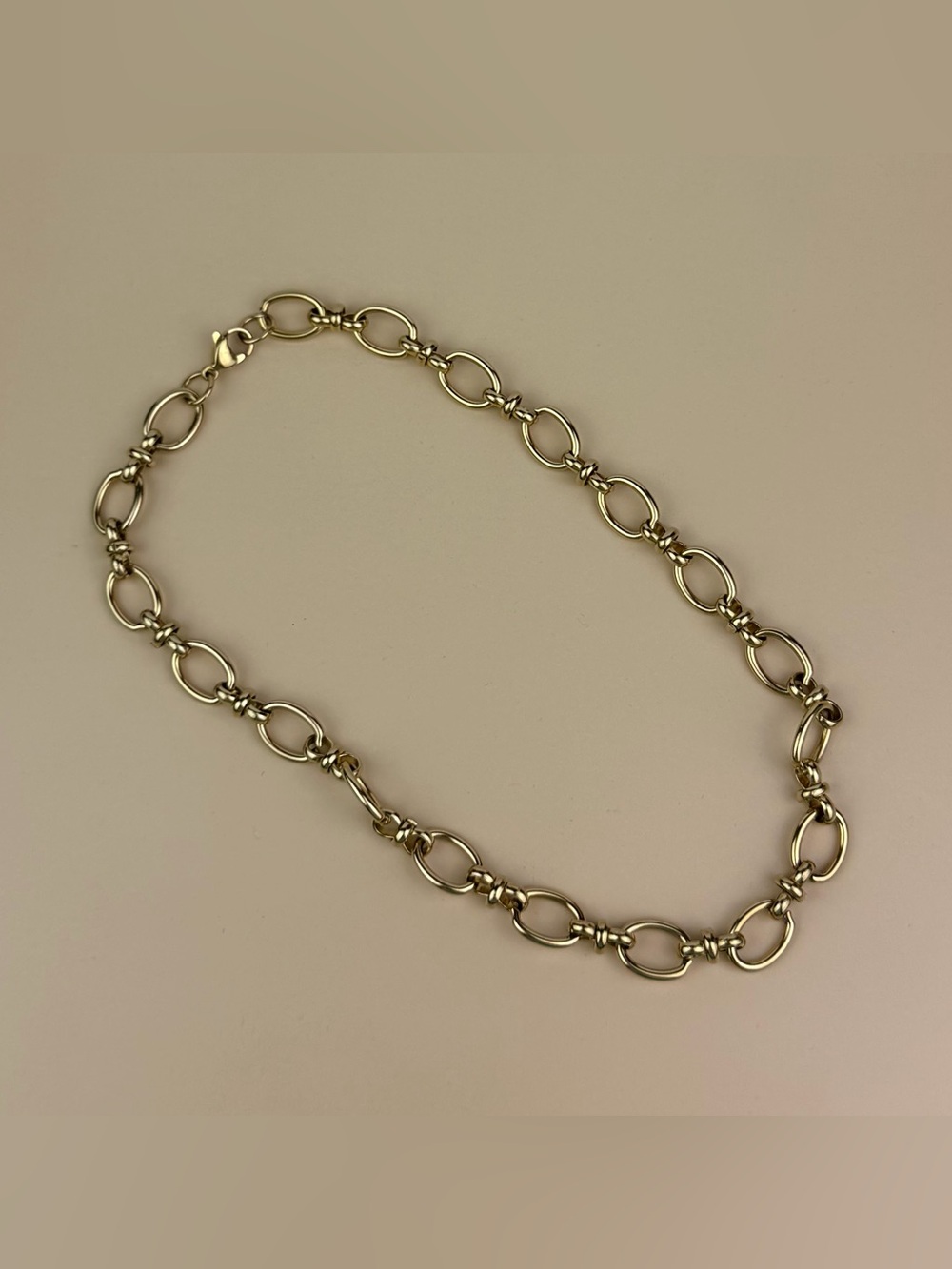 Vintage Gold Tone Oval & Knot Link Chain Necklace 16" Statement Collar 80s Retro - Picture 3 of 3